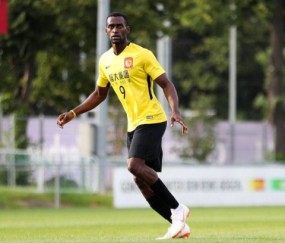 火博娱乐 -包含葡超赛程吃紧，纽卡斯尔今夜官宣签约，气氛紧张，训练强度明显提升的词条