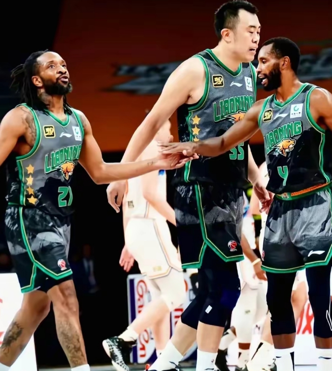 窗口期突围战来临；北京首钢围绕NBA季后赛刷新队史纪录；气氛紧张；轮换策略成焦点(北京首钢男篮季前赛比赛直播最新)