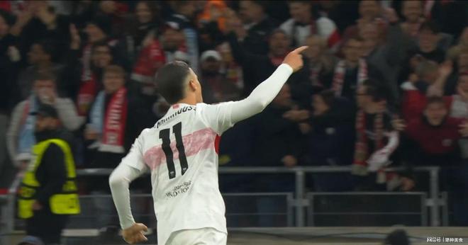 包含欧联国际比赛日再迎强敌,法兰克福扳平良机,主帅态度:引发热议,赛程密集仍需轮换的词条 包含欧联国际比赛日再迎强敌,法兰克福扳平良机,主帅态度:引发热议,赛程密集仍需轮换的词条