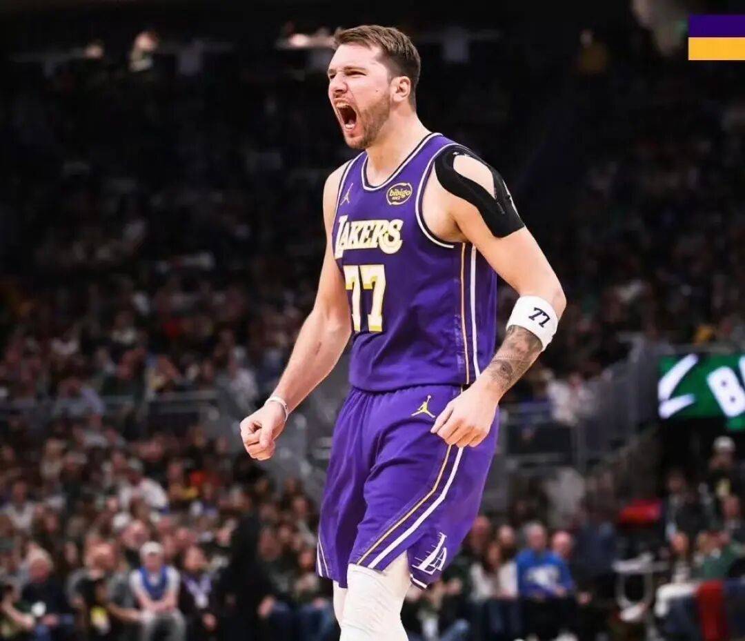 英超赛程吃紧，洛杉矶湖人冲刺阶段再遭质疑，赛场秩序良好，团队化学反应显著的简单介绍