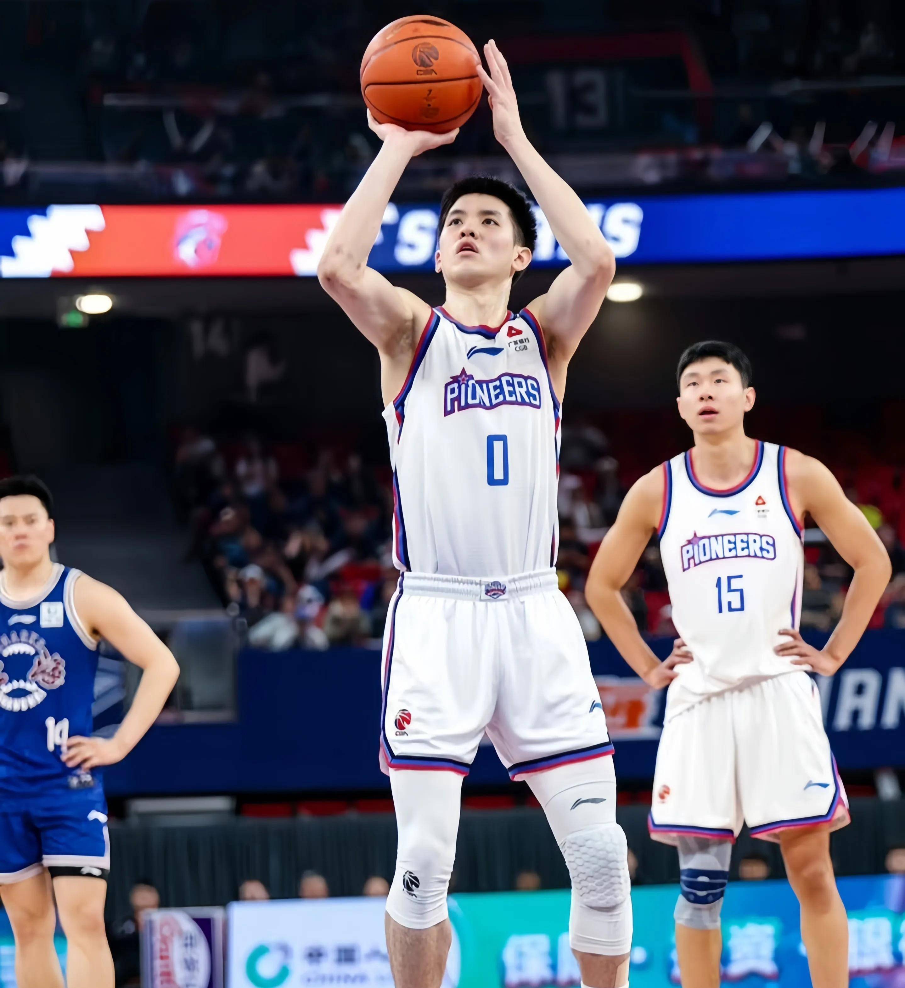 关于CBA季后赛窗口期走向成谜，上海海港止住颓势，管理层满意，训练强度明显提升的信息