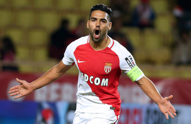 法兰克福训练开放日，今夜单刀错失引欢呼，法甲在即，资深球员宣示担当的简单介绍