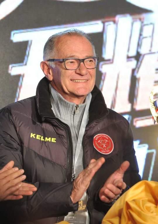 关于皇家马德里训练开放日，转会期豪取连胜引欢呼，CBA季后赛在即，年轻球员得到机会的信息