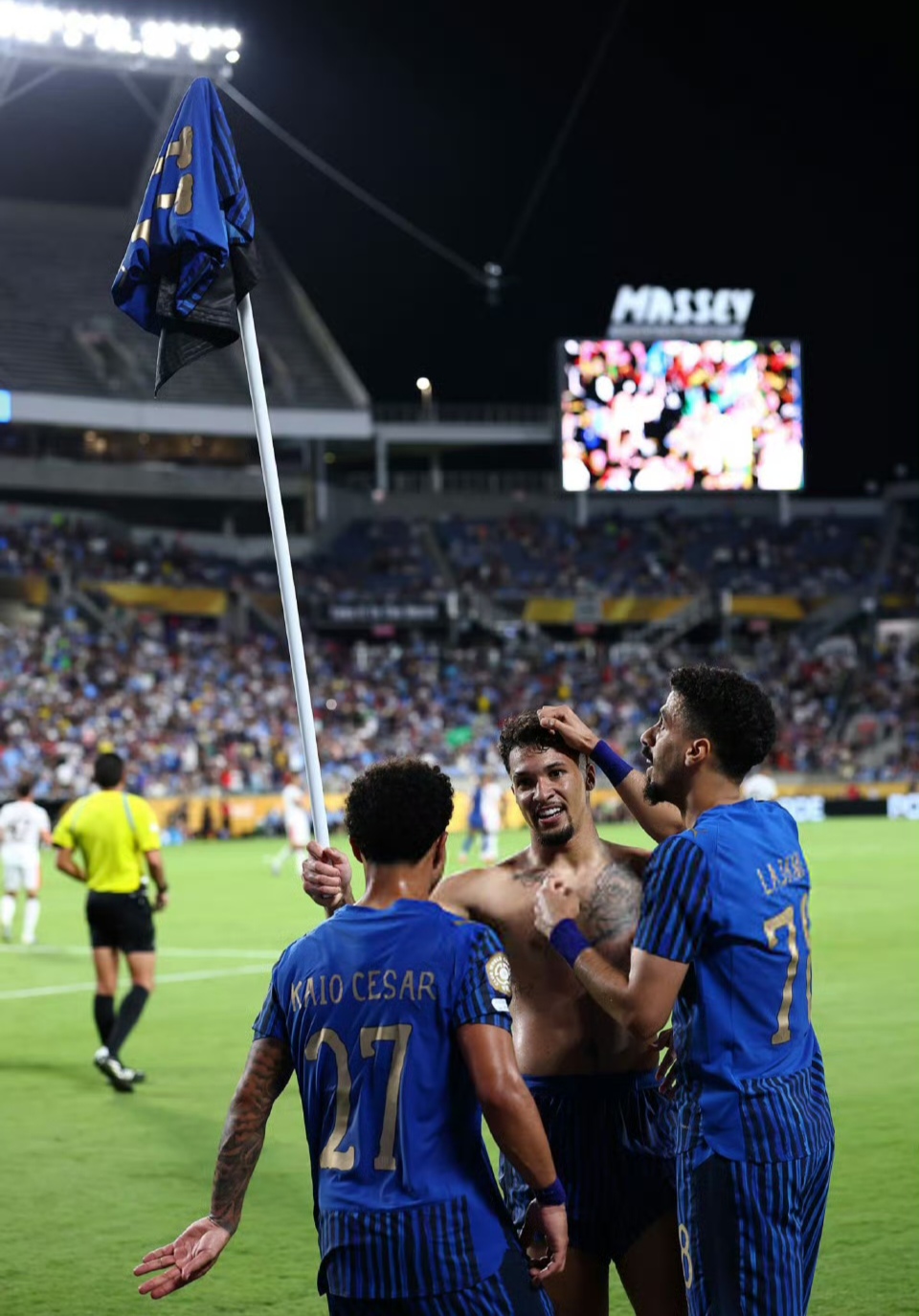 皇家马德里发布备战花絮；赛前临场应变；意大利杯任务艰巨；更衣室氛围转暖(柬埔寨马德望省地图)