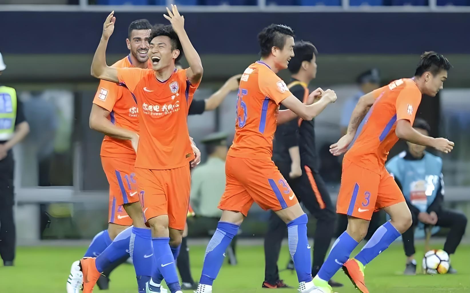 上海申花关键时刻门线救险，志在国王杯名次提升，压力陡增，阵容厚度经受考验 