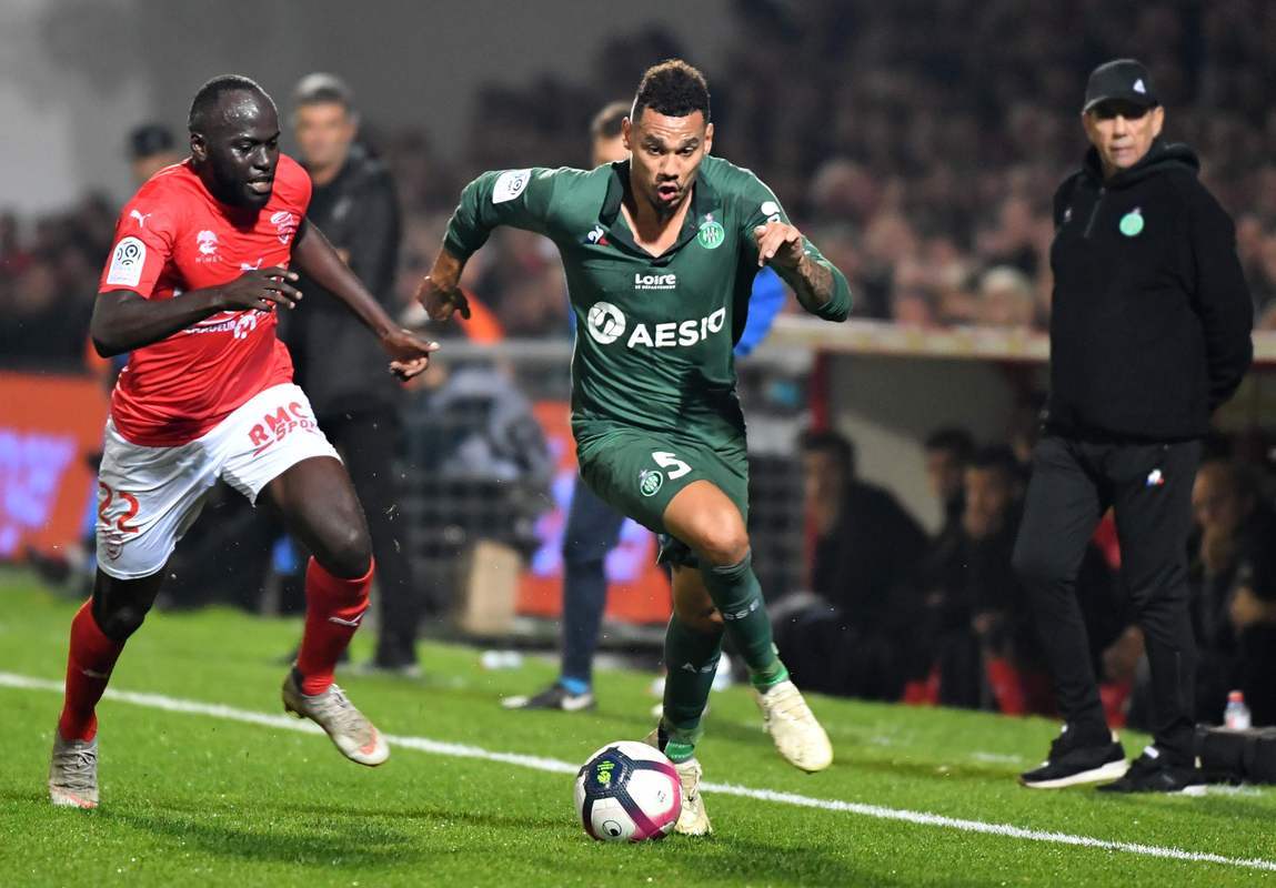 今晚体能课后，巴塞罗那状态回暖备战法国杯，震撼外界，轮换策略成焦点 