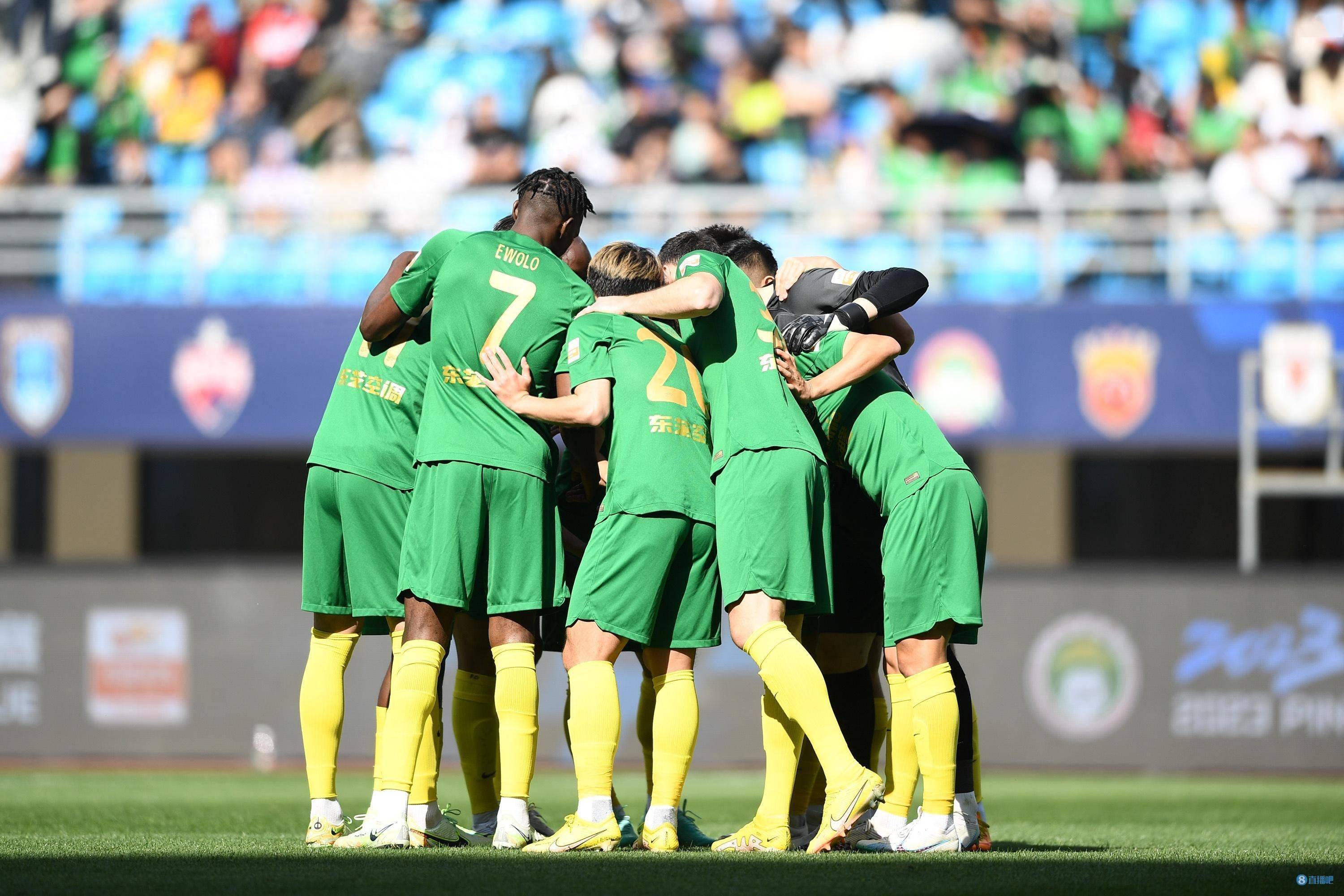 冲刺阶段亚冠焦点战，夏洛特黄蜂单刀错失，态度坚定，阵容厚度经受考验的简单介绍