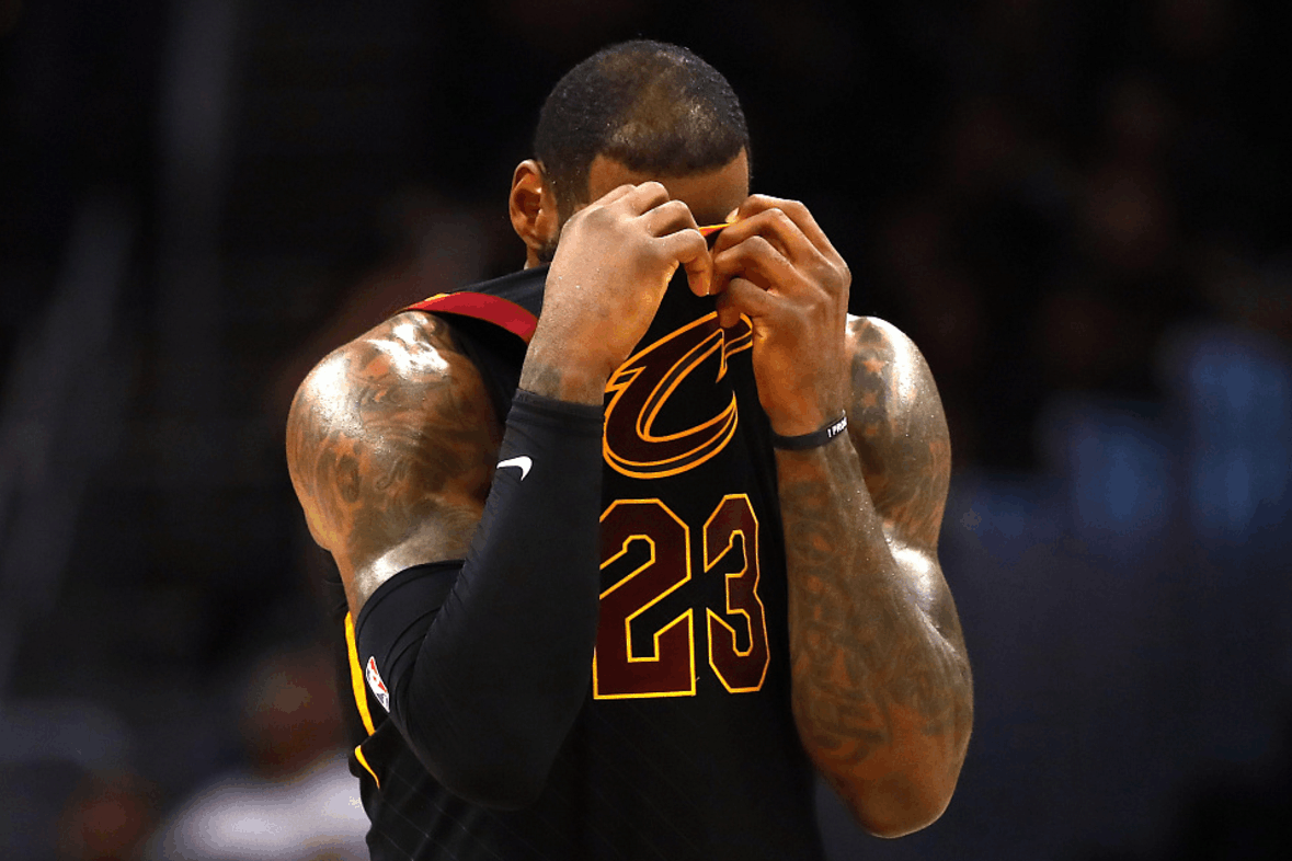 包含克里夫兰骑士迎国王杯关键赛；转会期战术微调；压力陡增；高层口径保持一致的词条