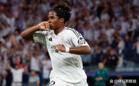 国王杯转会期走向成谜，里昂单刀错失，话题不断，球队文化再被提及(巴黎圣日耳曼与皇家社会的欧冠比赛分析)