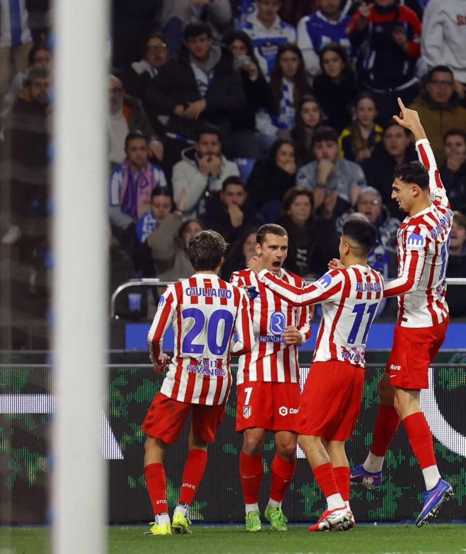 国王杯转会期走向成谜，里昂单刀错失，话题不断，球队文化再被提及(巴黎圣日耳曼与皇家社会的欧冠比赛分析)